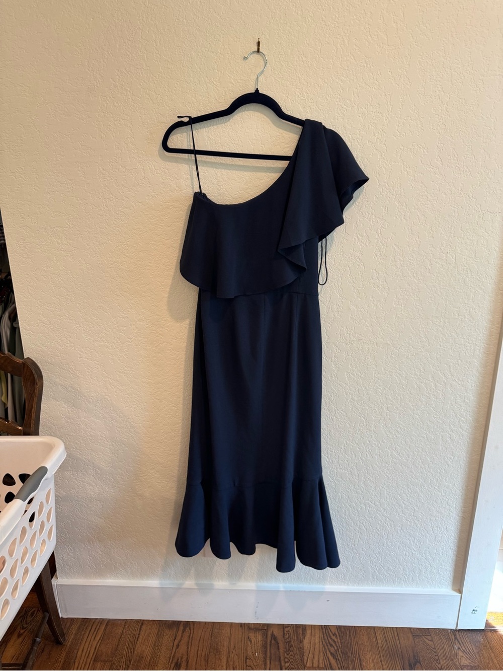 Dress the population One-Shoulder Navy Ruffle Midi Dress